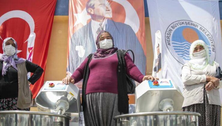 Mersin Büyükşehir’den Tarsus’taki 25 Mahalleye 25 Hamur Yoğurma Makinesi