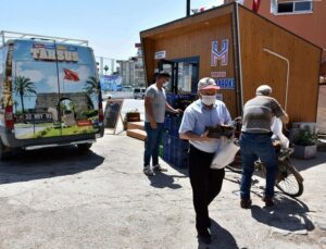 Tarsus Belediyesi, Vatandaşlara Ücretsiz Yenidünya Dağıttı