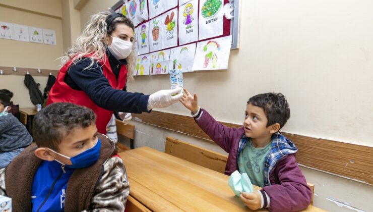 Mersin Büyükşehir’in Sütleri İle Çocuklar Sağlıkla Büyüyor